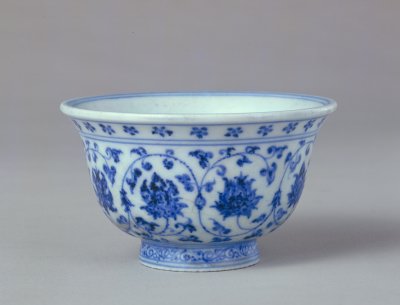 图片[1]-Blue and white hand cup with lotus pattern-China Archive